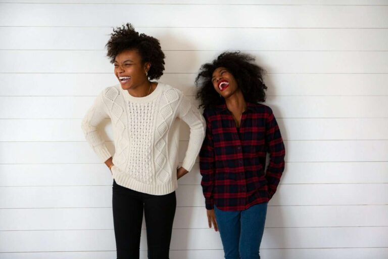 Programme d'influence des cheveux naturels: Top 4 collaborations pour participer maintenant