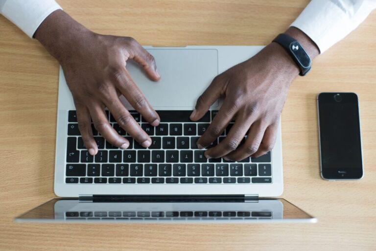 Créer une stratégie pour diffuser des influenceurs pour le succès