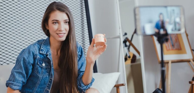 Stratégies d'influenceur du commerce social: un sentiment de ventes!