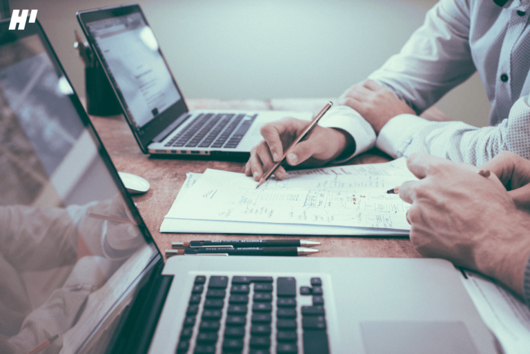 Comment les endosos et le placement des produits fonctionnent dans l'influence des spécialistes du marketing
