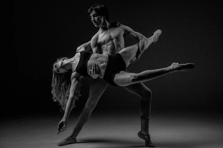 18 influenceurs de danse et de musique avec des followers agités